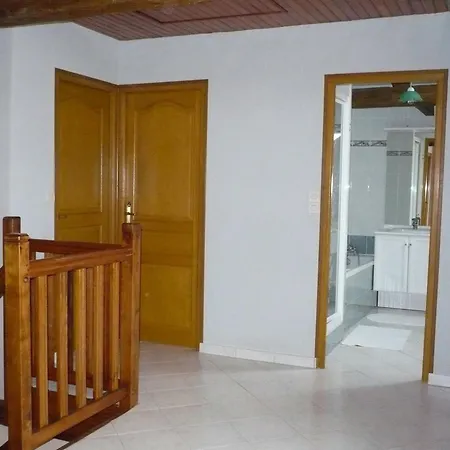 Holiday home Manoir De Charme Avec Jardin, Salle De Jeux Et Proche Du Mans Epineu-le-Chevreuil